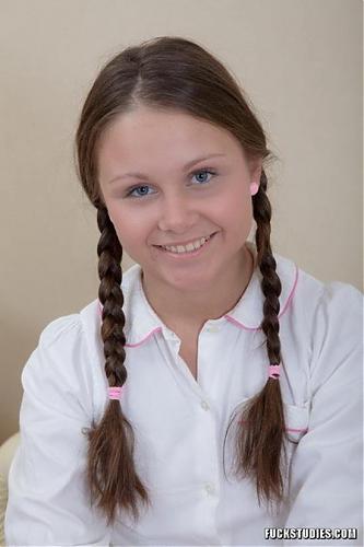  Симпотная русская школьница